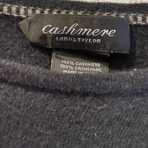 Black 100% cashmere t shirt sweater